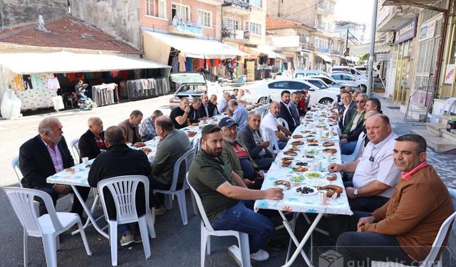 Emre Çalışkan,  İbrahimpaşa Mahallesinde esnaf ziyareti yaptı