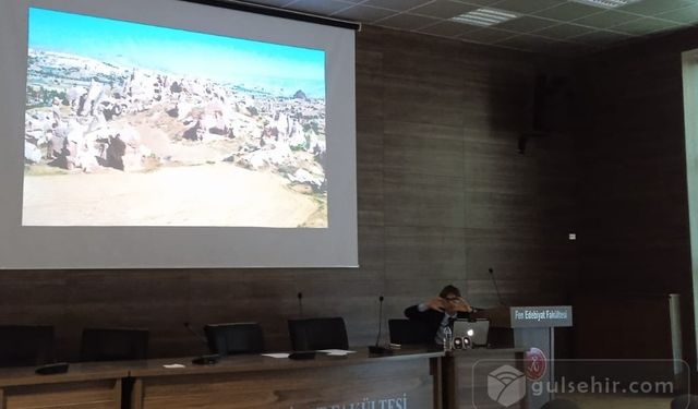 Nevşehir Hacı Bektaş Veli Üniversitesinde  ‘Kapadokya Mimarisi’ Anlatıldı