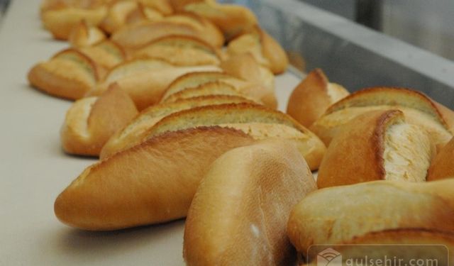 ''Türkiye'de Çöpe Atılan Ekmeklerle Her Yıl 500 Okul Yapılabilir''