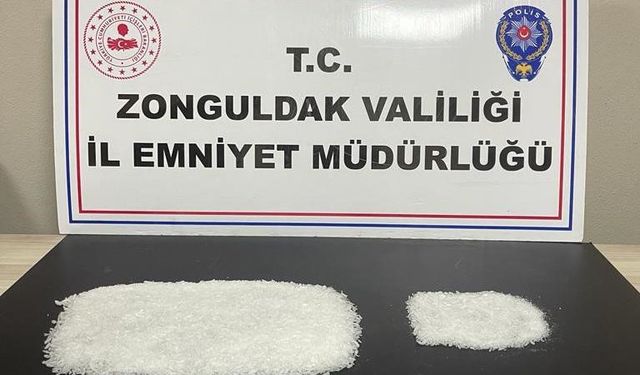 "Zonguldak'ta Yarım Kilo Uyuşturucu İle Yakalanan 2 Kişi Tutuklandı"