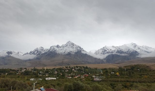 Niğde'de Mevsimin İlk Karıyla "Aladağlar Beyaza Büründü''