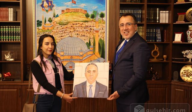 Nevşehir'de Ressamdan Başkana: "Sanata verdiğiniz değer için teşekkür ederim Başkanım"