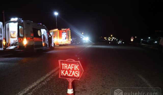 Nevşehir'de Kafa Kafaya Çarpışan Otomobillerin Faciası: 2 Ölü, 3 Ağır Yaralı!