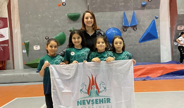 Nevşehirli Genç Tırmanıcı Belkıs Durmuş, Türkiye Şampiyonu!