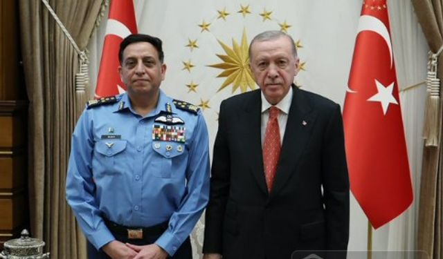 Erdoğan, Pakistan Hava Kuvvetleri Komutanı Sidhu'yu Külliye'de Ağırladı