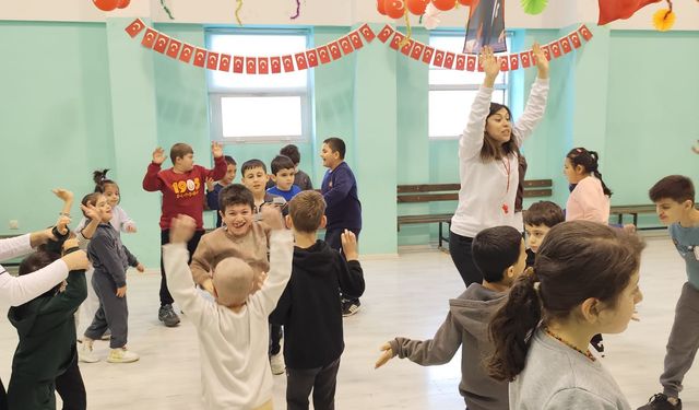 Yüzlerde Tebessüm, Kalplerde Mutluluk!