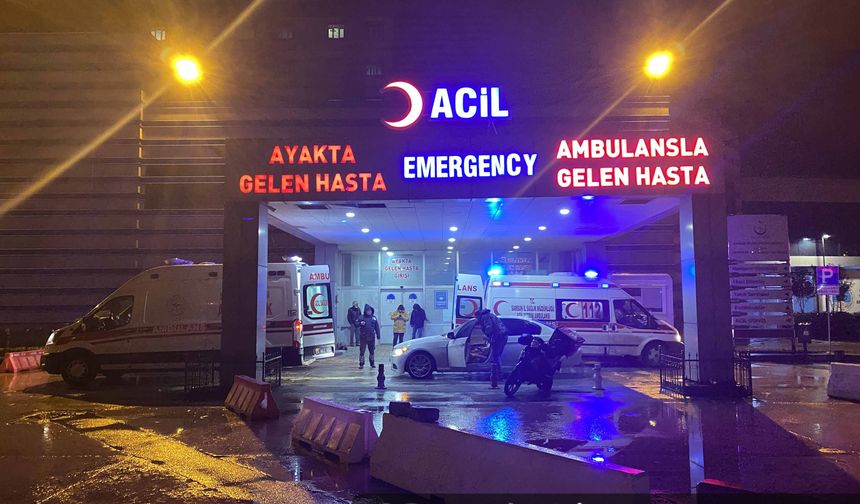 Sinop'ta kuru yük gemisinde çıkan yangında yaralanan 3 kişi Samsun'a getirildi