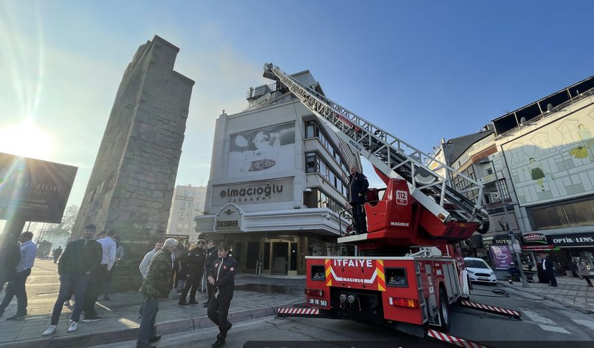 Kayseri'de bir restoranın bacasında çıkan yangın söndürüldü