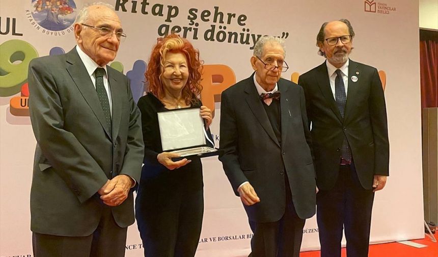 39. Uluslararası İstanbul Kitap Fuarı onur yazarı Nazlı Eray