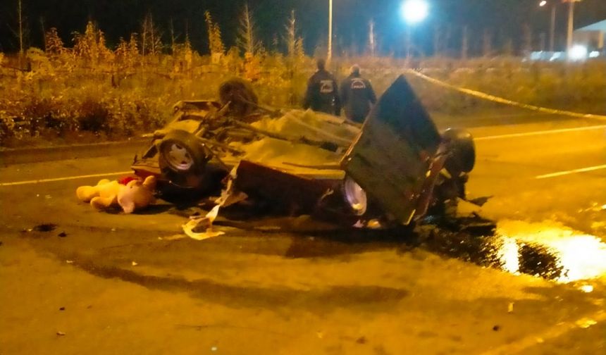 Rize'de "dur" ihtarına uymayıp polisten kaçan 4 kişi kaza yaptı