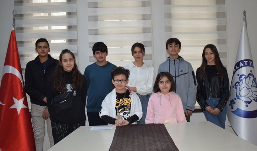 Malatya Kent Konseyi “Çocukça Hayaller Oyuncak Bekler” dedi.