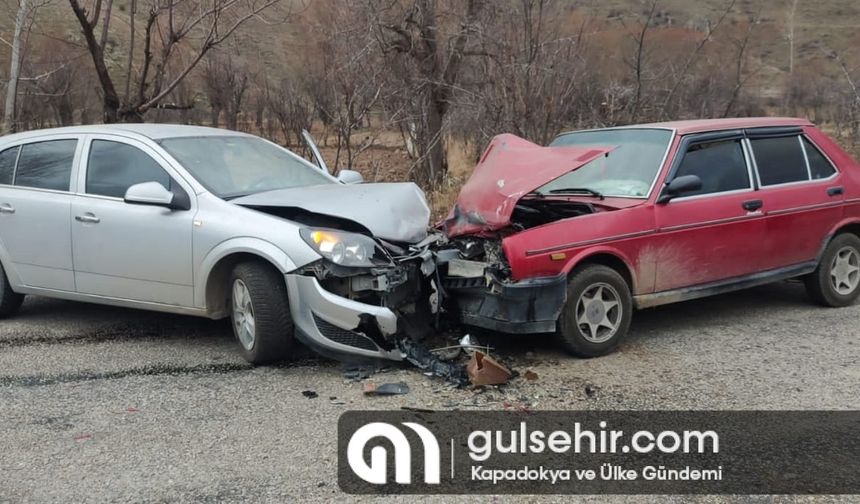 Afyonkarahisar'da otomobil kazası, 5 yaralı