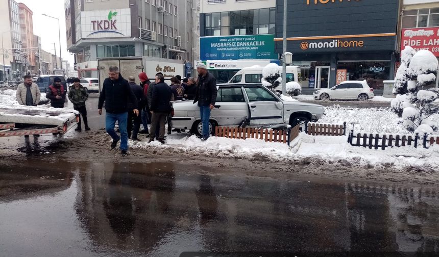 Nevşehir'de kar kazalara neden oldu