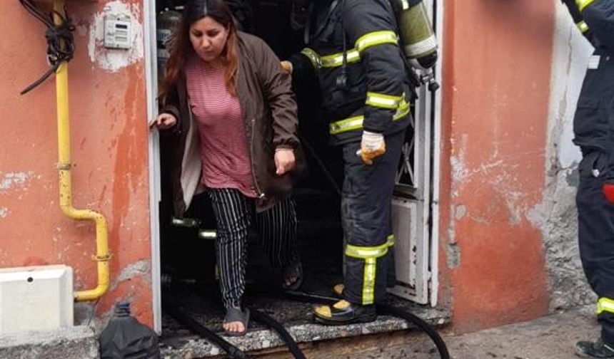 Burdur'da yangında mahsur kalan 7 kişi kurtarıldı