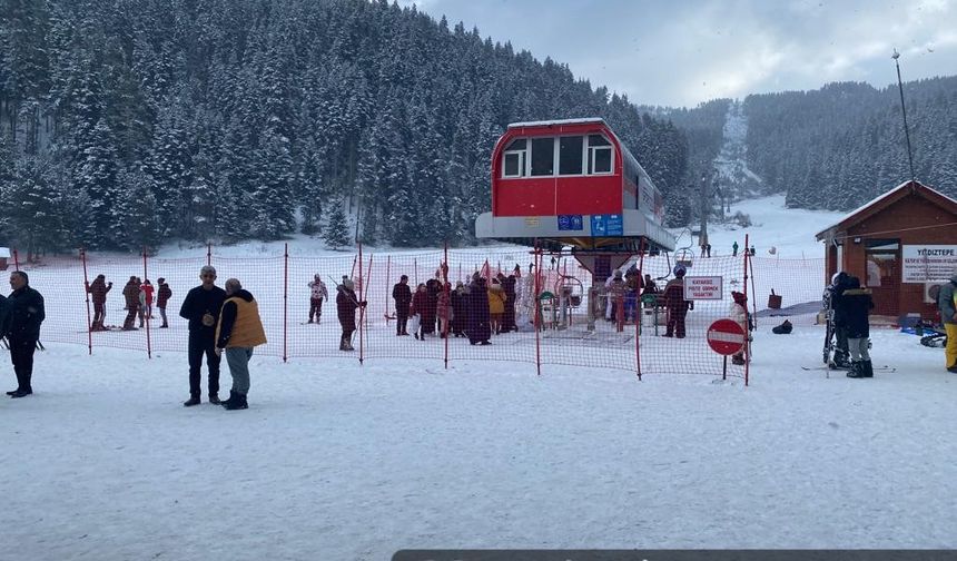 Yıldıztepe Kayak Merkezi tatilcilerle doldu