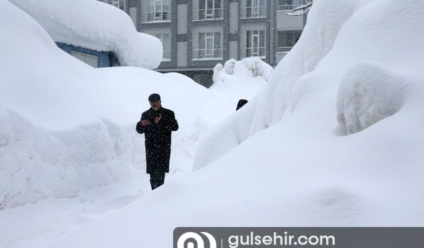 Bitlis'te kar kalınlığı gittikçe artıyor
