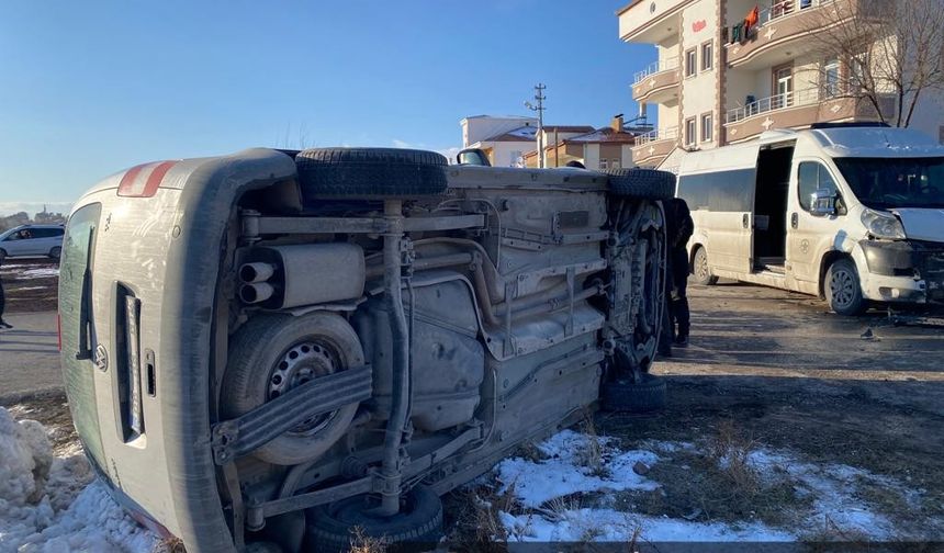 Aksaray'da kreş servisi ile araç çarpıştı, 14 çocuk yaralı