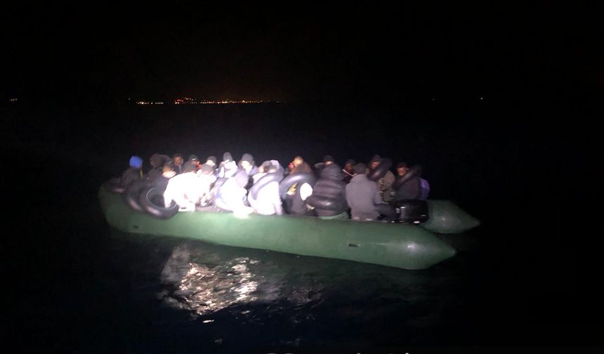 İzmir açıklarında 38 kaçak göçmen bulundu