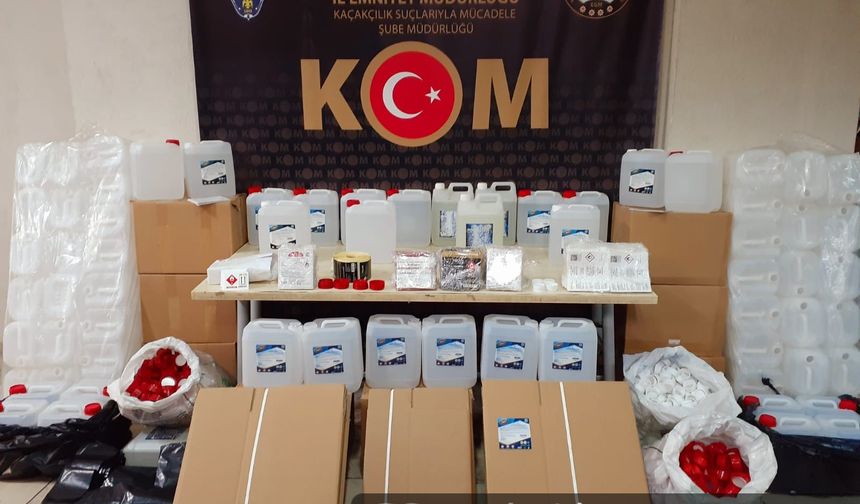 İzmir'de 6 adresten 2 bin 250 litre etil alkol ele geçirildi