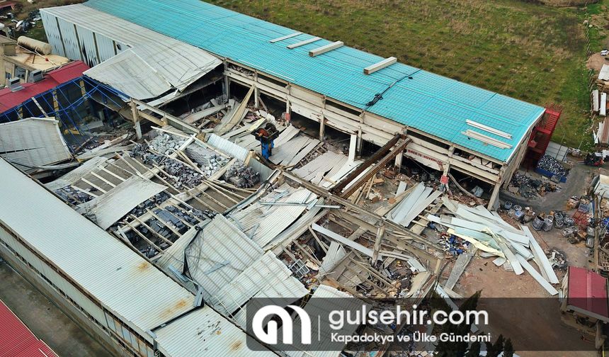 Kahramanmaraş'ta depremde fabrika kısmen çöktü, 1 kişi öldü
