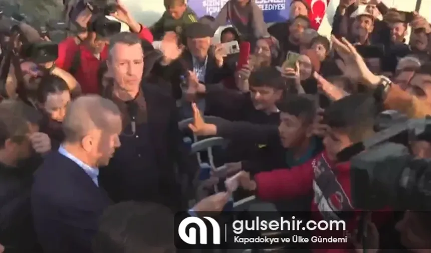 Cumhurbaşkanı Erdoğan çocuklara para dağıttı