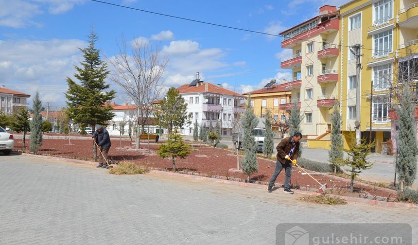 Gülşehir'deki park ve bahçeler güzelleştiriliyor