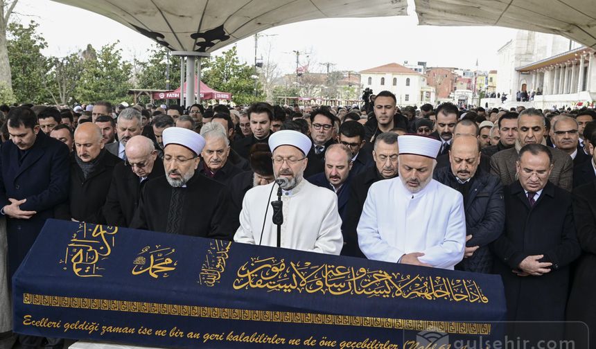 Bakan Varank'ın babasının cenaze töreni düzenlendi
