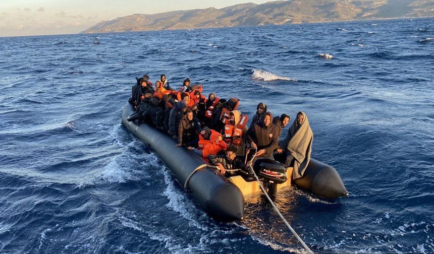 Ayvacık'ta 46 düzensiz göçmen kurtarıldı