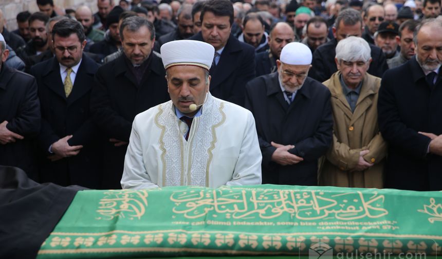 Karamollaoğlu, Nevşehir İl Başkanı Simit'in cenazesinde
