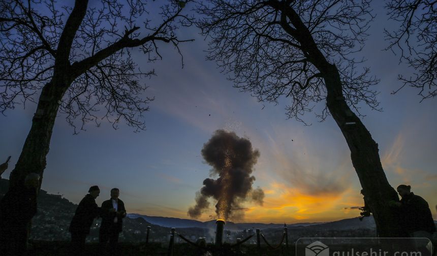 Bosna Hersek'te ramazan habercisi olan ilk top atışı yapıldı