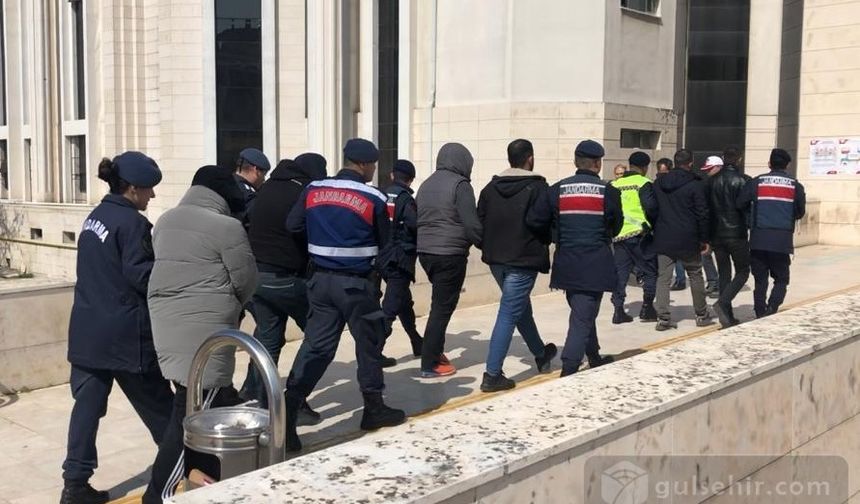 Balıkesir'de göçmen kaçakçılığı operasyonu