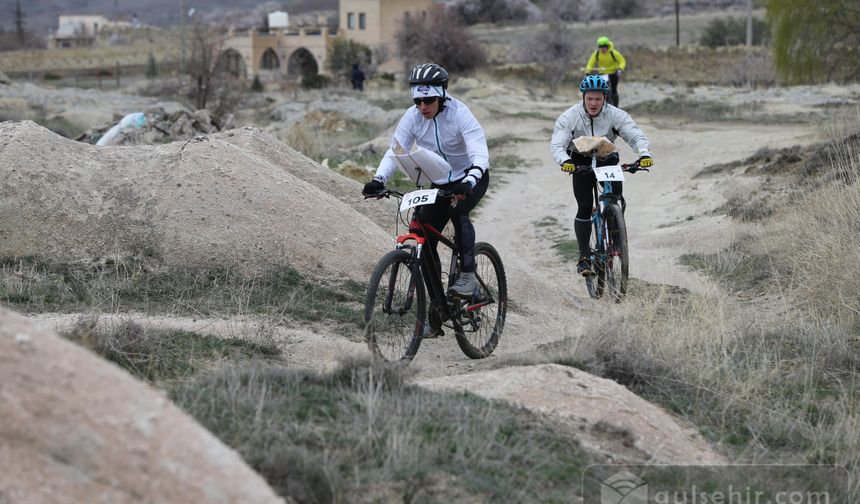 Kapadokya'da bisikletle oryantiring yarışları başladı