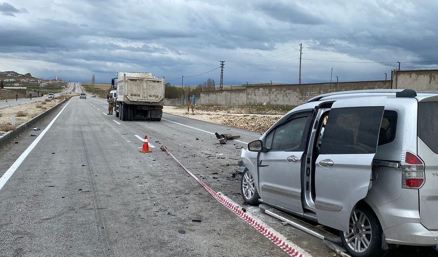 Van'da bir sürücü kamyona arkadan çarparak hayatını kaybetti