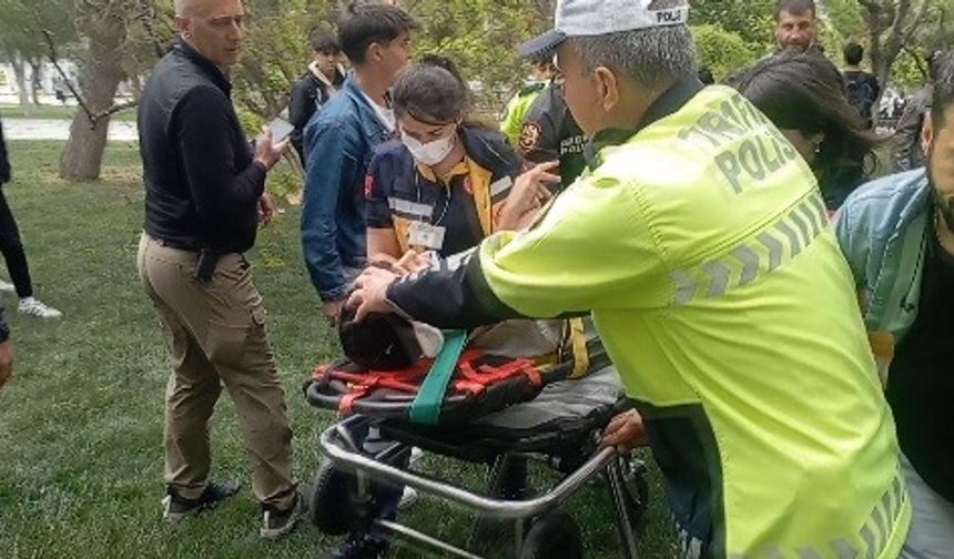Konya'da dal kırıldı altında kalan genç yaralandı