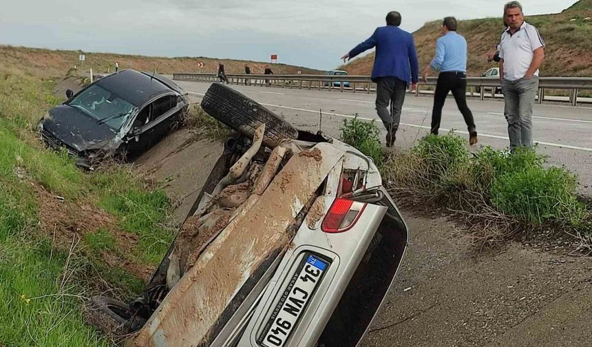 Sivas'ta zincirleme trafik kazası, 6 kişi yaralandı