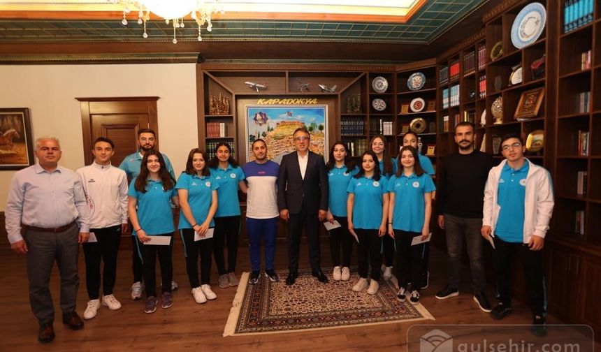 Nevşehir Belediyesi başarılı genç sporcuları unutmadı