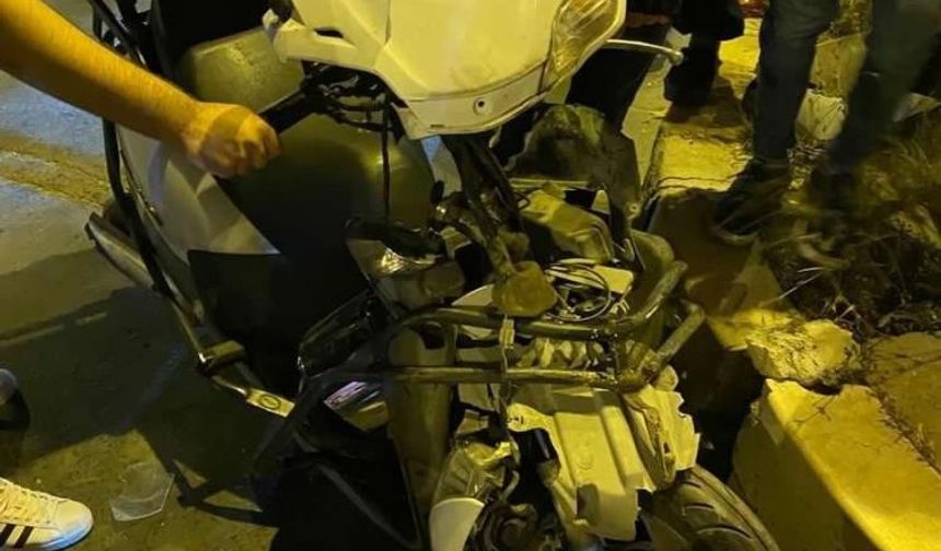 Çorlu’da 2 moto kurye çarpıştı.