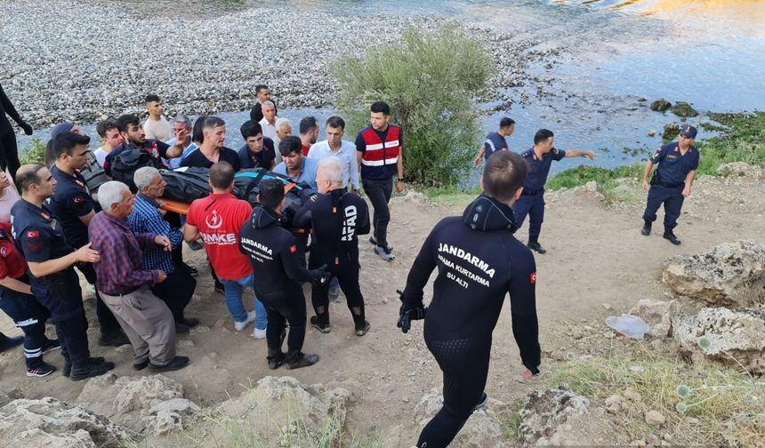 Diyarbakır'da Serinlemek isteyen genç girdiği suda cansız bedenine ulaşıldı