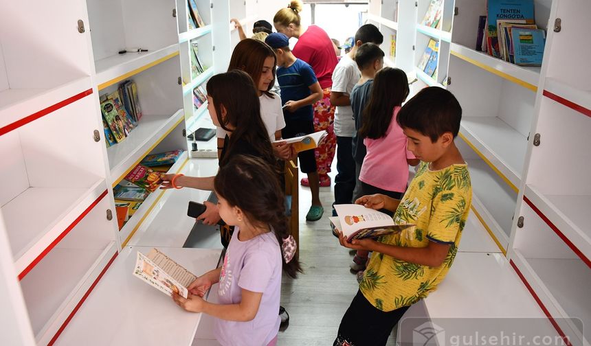 1000 Çocuğun Neşesi "Gezici Kütüphane"
