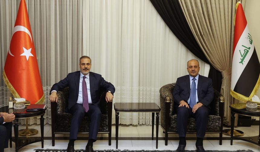 Fidan Irak Savunma Bakanı İle Bir Araya Geldi