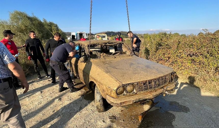 Samsun'da: 7 Yıl Önce Çalınan 1979 Model Otomobil Gölette Bulundu