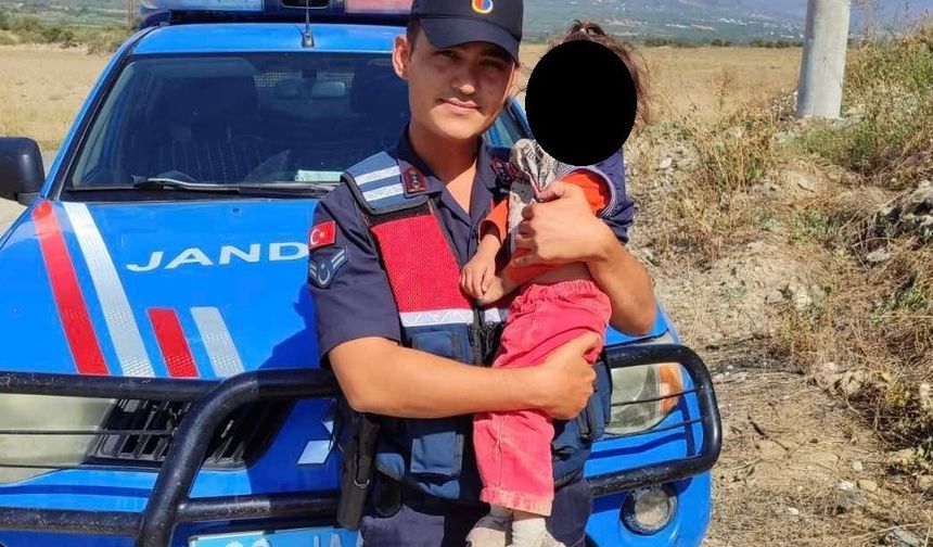 ''Aydın'da Kaybolan 2 Yaşındaki Çocuğu Jandarma Ekipleri Bir Saat İçinde Buldu''