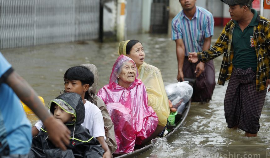 Myanmar'da Sel Felaketi: ''27 Bin 302 Kişi Yerinden Oldu''