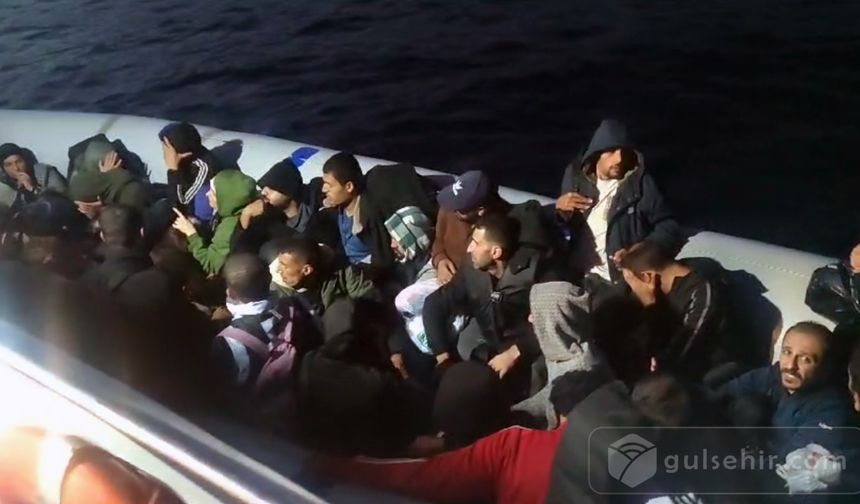 ''Yunanlıların Geri İttiği Göçmen Botunu, Türk Sahil Güvenlik Kurtardı''