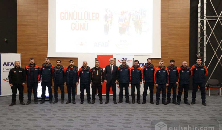 "6 Şubat Depremlerinde Gönüllülere Minnettarlık Belgesi Takdim Edildi"