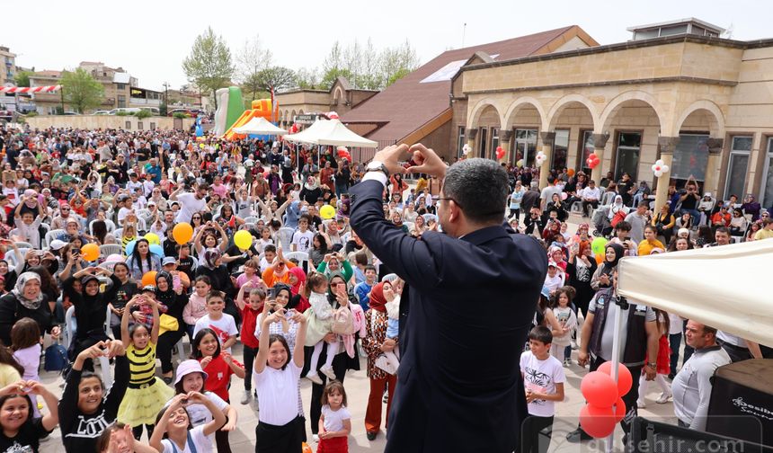 Nevşehir'de 23 Nisan Şenliği: Çocuklar Bayramı Kutladı.