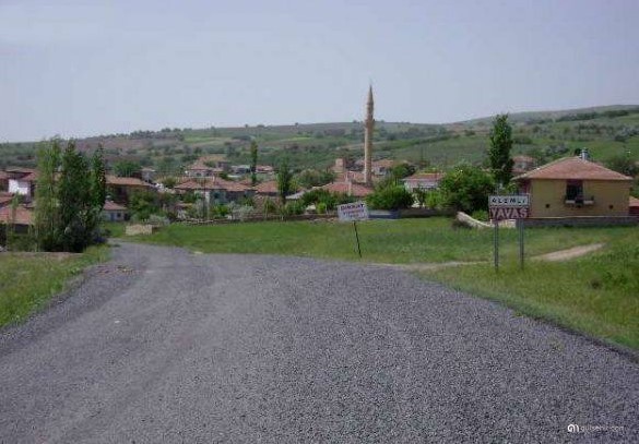 alemli köyü girişi