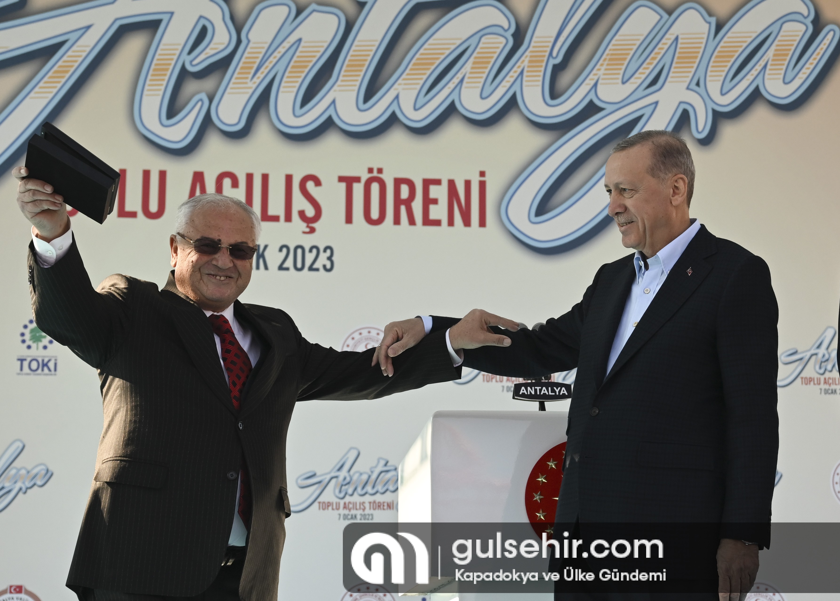 AA-20230107-29933062-29933045-CUMHURBASKANI_ERDOGAN_ANTALYA_TOPLU_ACILIS_TORENINE_KATILDI