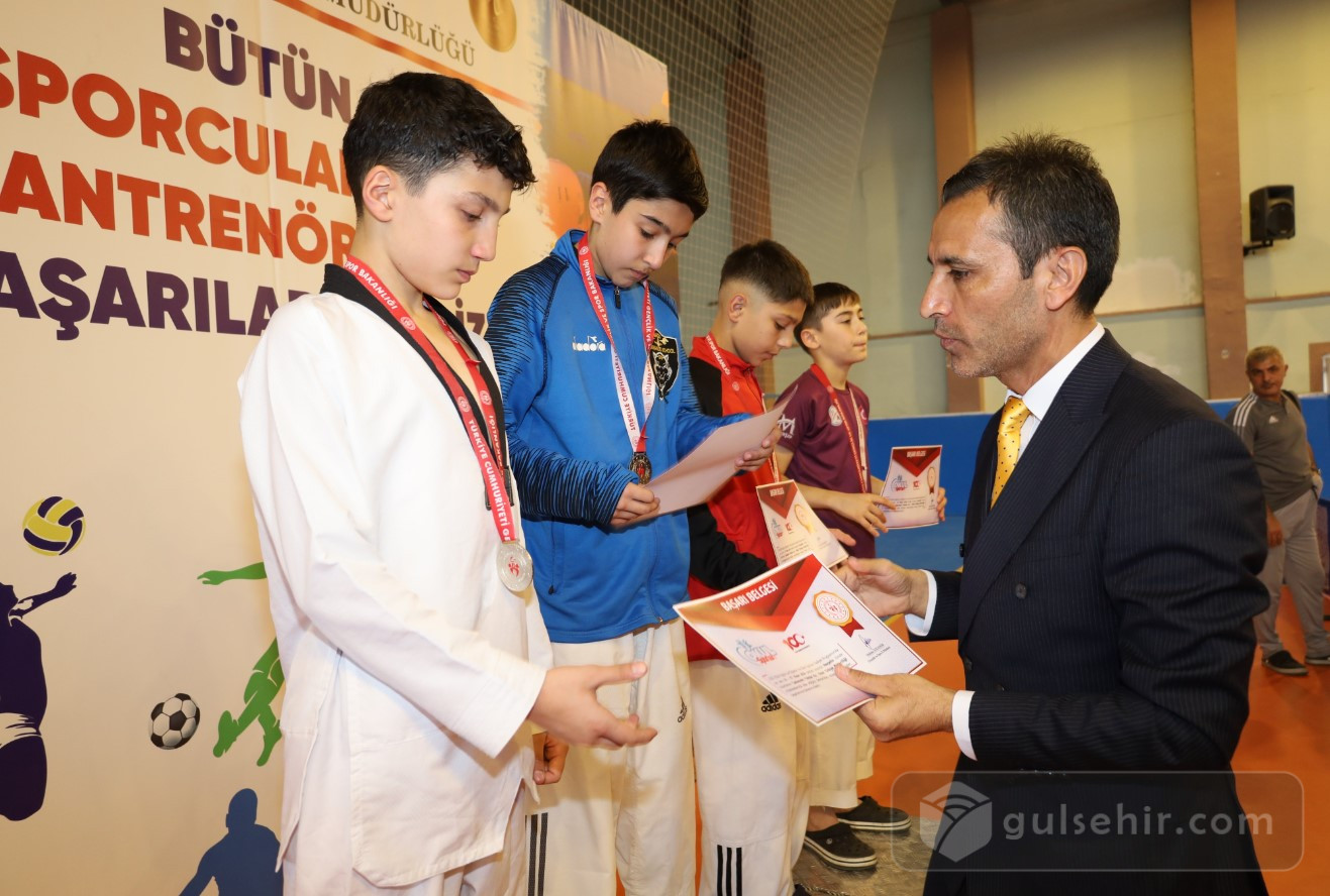 Nevşehir'de Genç Sporcular Madalyalarını Aldı 3