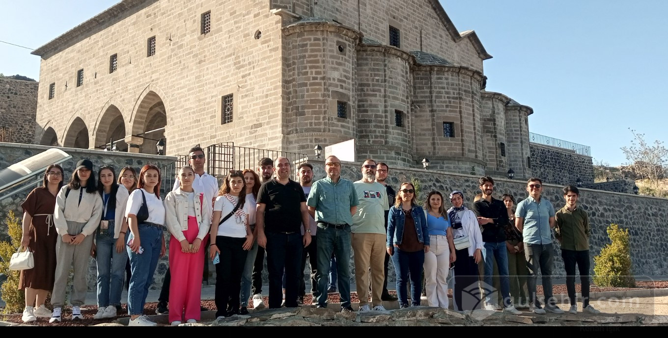 Nevü Öğrencileri Turizm Haftası'nda Kayaşehir Ve Meryem Ana Kilisesi'ni Ziyaret Etti